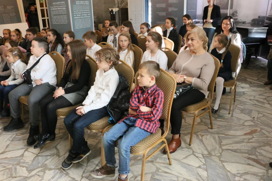 Uroczyste podsumowanie konkursu plastycznego „Młodzi Patrioci” - zdjęcie 19