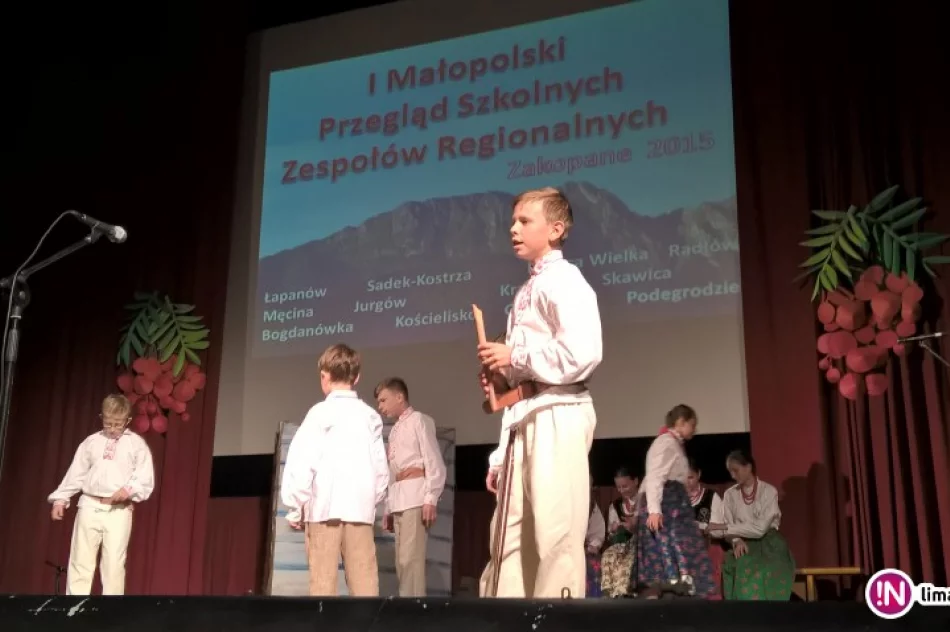 „Mali Męcinianie” jednym z najlepszych szkolnych zespołów regionalnych! - zdjęcie 2