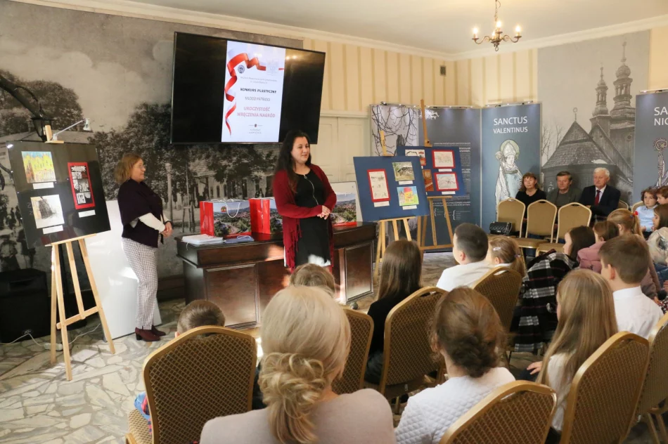 Uroczyste podsumowanie konkursu „Młodzi Patrioci” - zdjęcie 4