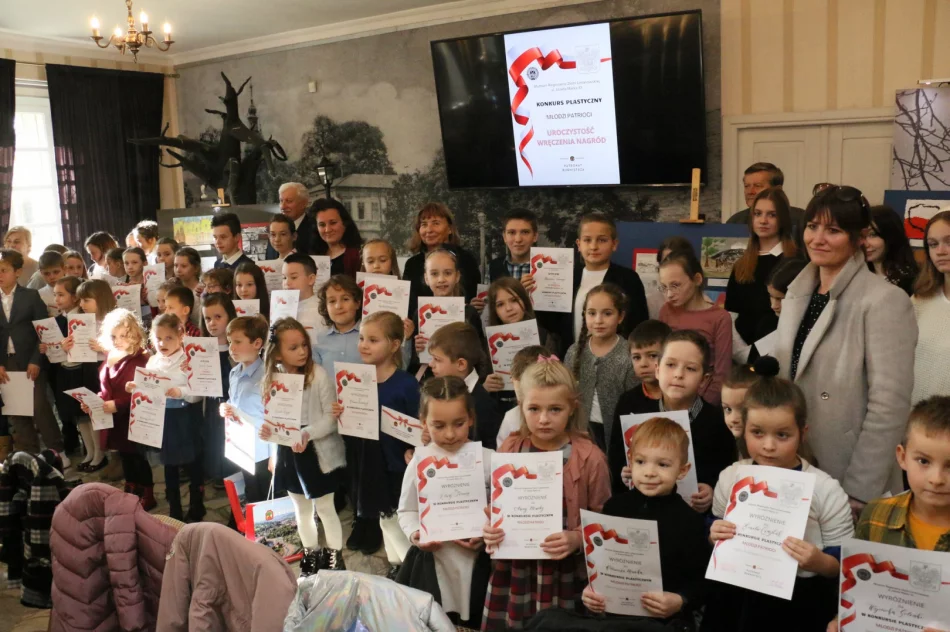 Uroczyste podsumowanie konkursu „Młodzi Patrioci” - zdjęcie 5