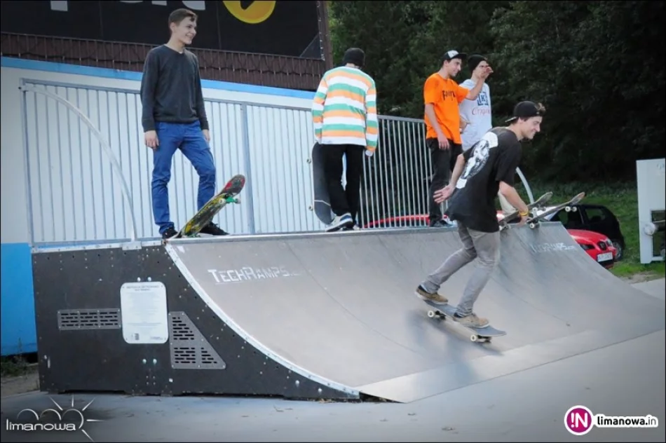Zawody deskorolkowe 'KLIfornia Jam' - zdjęcie 4
