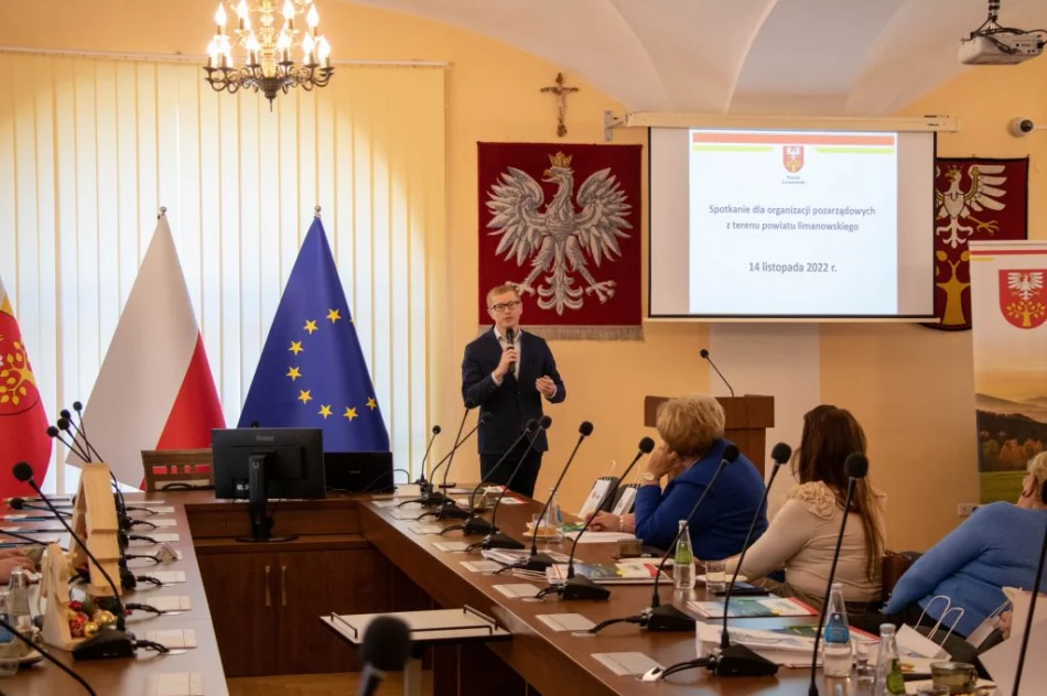 Spotkanie z organizacjami pozarządowymi - zdjęcie 8