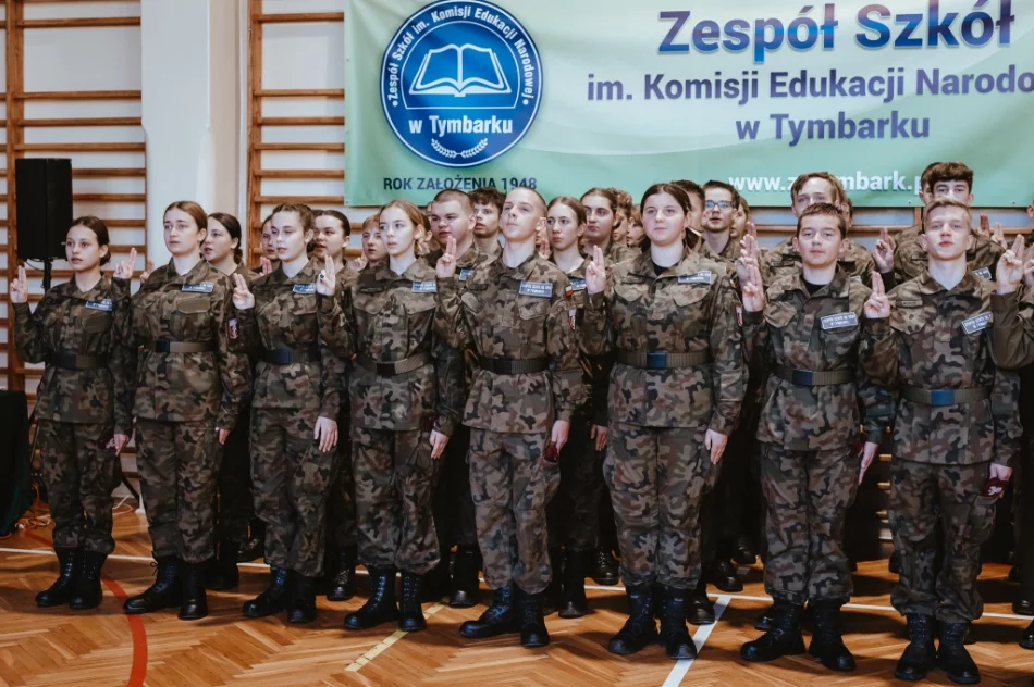 Uroczyste ślubowanie. Wśród gości wiceminister - zdjęcie 10