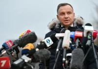 Prezydent Andrzej Duda na miejscu eksplozji rakiety w Przewodowie - zdjęcie główne