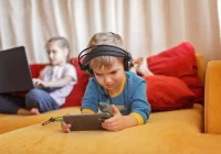 Nowe media zawsze niszczą mózg dziecka?  - zdjęcie główne