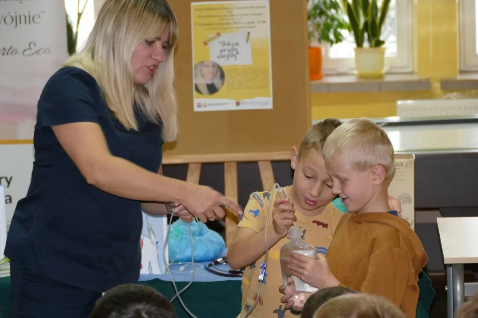 Przedstawiła twórczość i opowiedziała o swojej pracy - zdjęcie 2