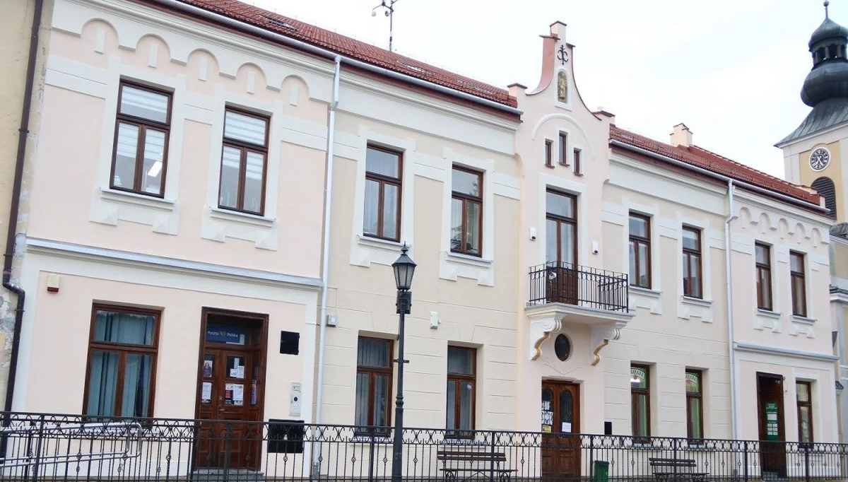 "Na co idą inne pieniądze? Jakie są inne wydatki urzędu? Ile projektów trafiło do kosza?"