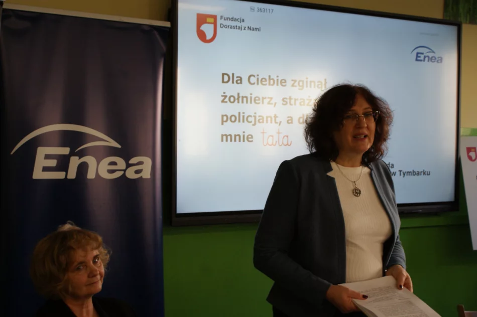 Wystawa i debata „Dla Ciebie zginął żołnierz, strażak, policjant, a dla mnie tata” - zdjęcie 7