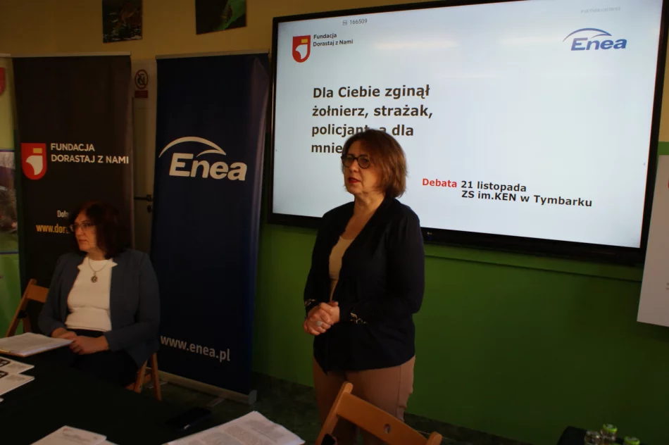 Wystawa i debata „Dla Ciebie zginął żołnierz, strażak, policjant, a dla mnie tata” - zdjęcie 8