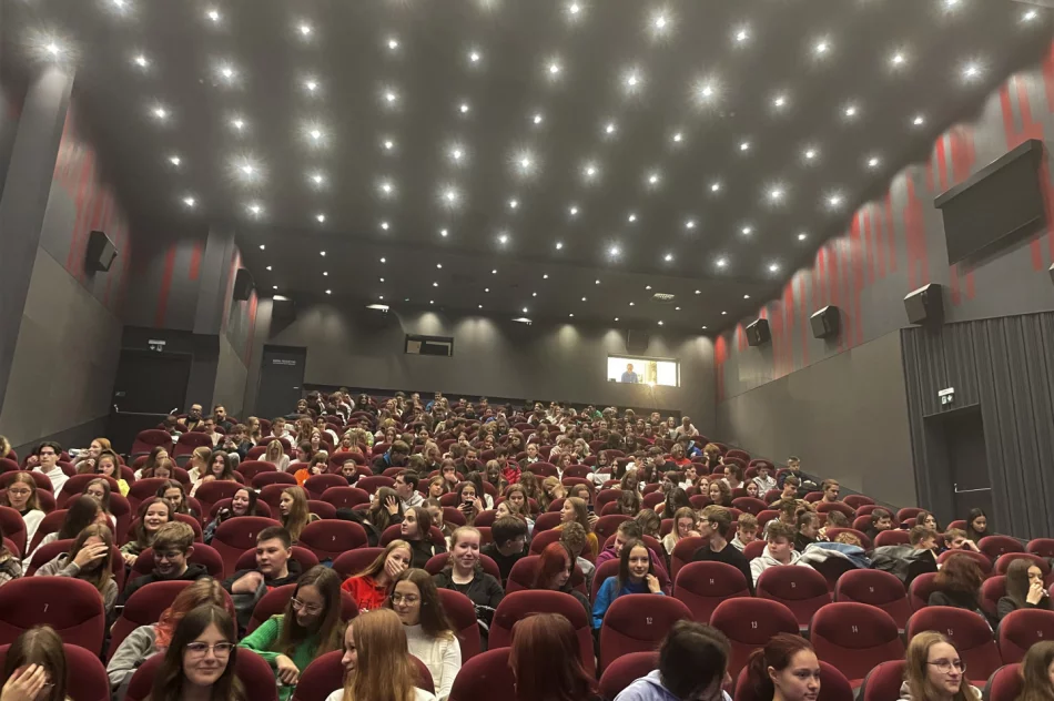 Wystawa i debata „Dla Ciebie zginął żołnierz, strażak, policjant, a dla mnie tata” - zdjęcie 9