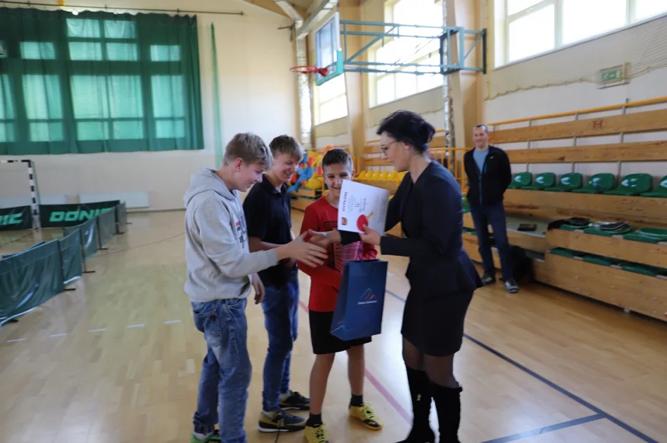 Młodzież z Młynnego bezkonkurencyjna w tenisie stołowym - zdjęcie 12