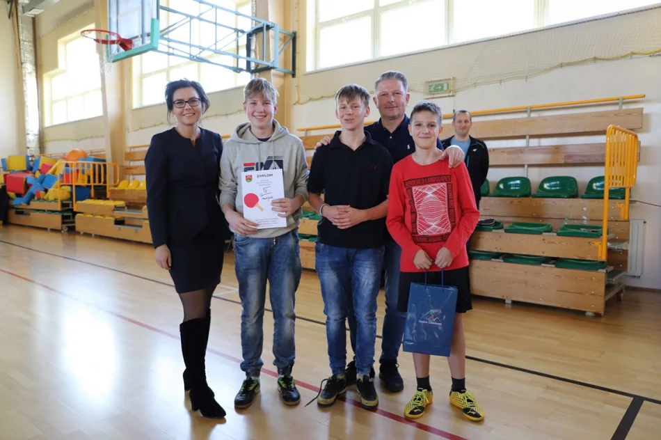 Młodzież z Młynnego bezkonkurencyjna w tenisie stołowym - zdjęcie 13