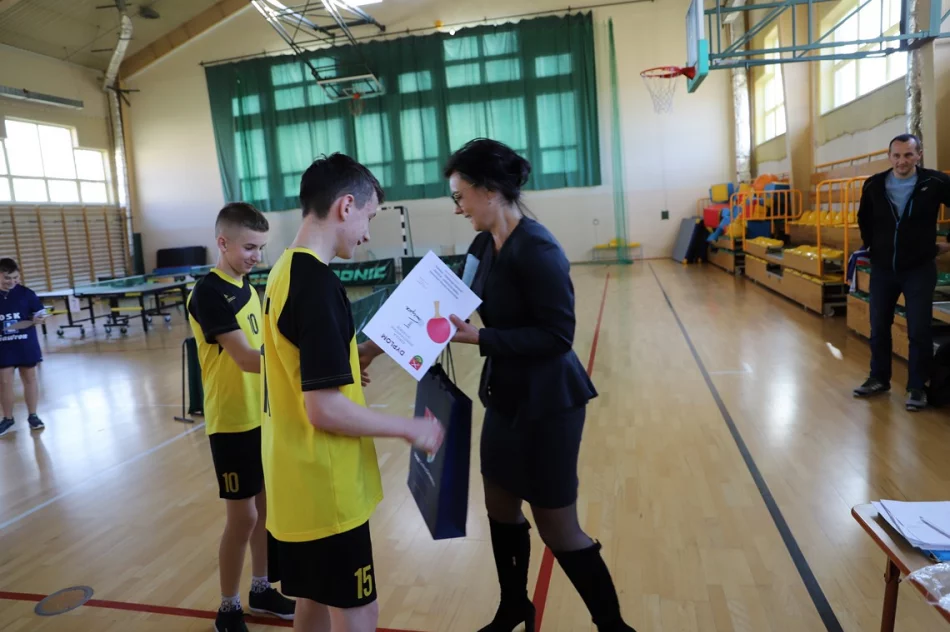 Młodzież z Młynnego bezkonkurencyjna w tenisie stołowym - zdjęcie 16