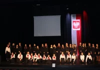 Hymn Narodowy w PJM wykonanie w ramach projektu „NASZA Polska – NASZ Hymn” - zdjęcie główne
