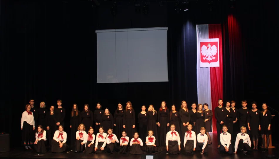 Hymn Narodowy w PJM wykonanie w ramach projektu „NASZA Polska – NASZ Hymn” - zdjęcie 1