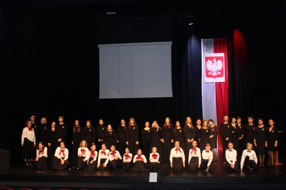 Hymn Narodowy w PJM wykonanie w ramach projektu „NASZA Polska – NASZ Hymn”