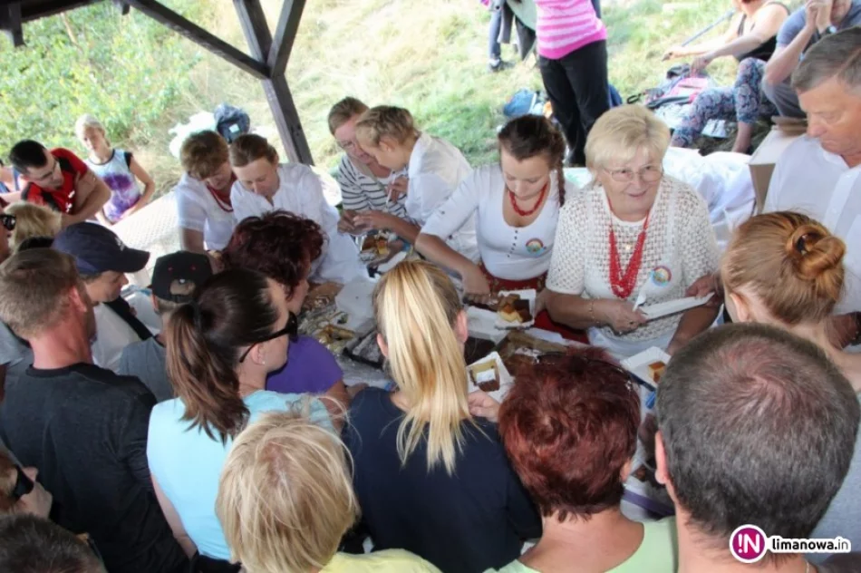 Spotkanie turystów na górze Jaworz! - zdjęcie 4