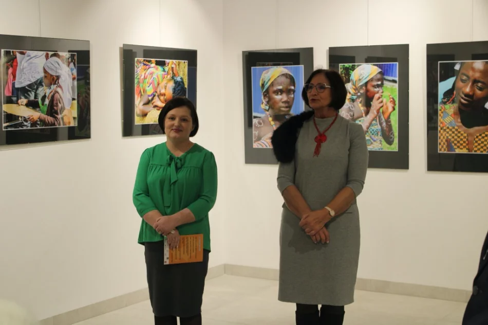 W galerii można podziwiać fragment Czarnego Lądu - zdjęcie 10