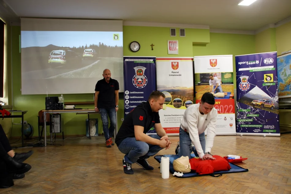 Trwają warsztaty i prelekcje w szkołach - zdjęcie 3