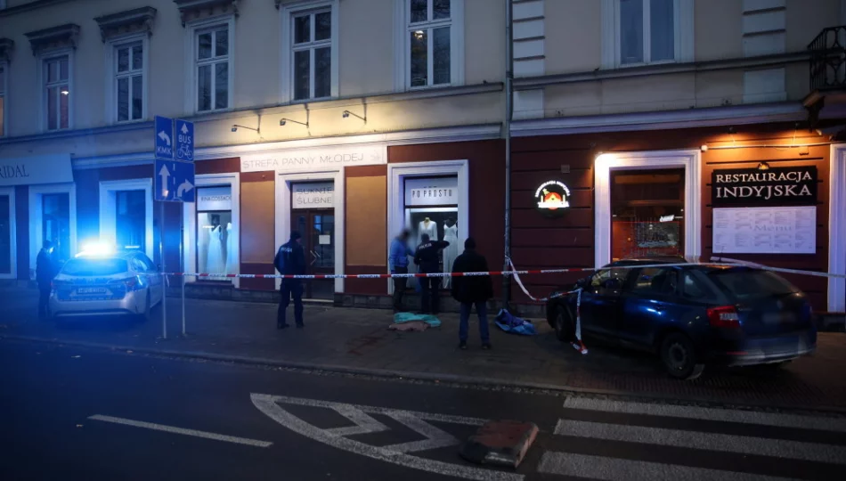Kraków: śmiertelny wypadek przy ul. Dietla, z kamienicy spadł fachowiec - zdjęcie 1