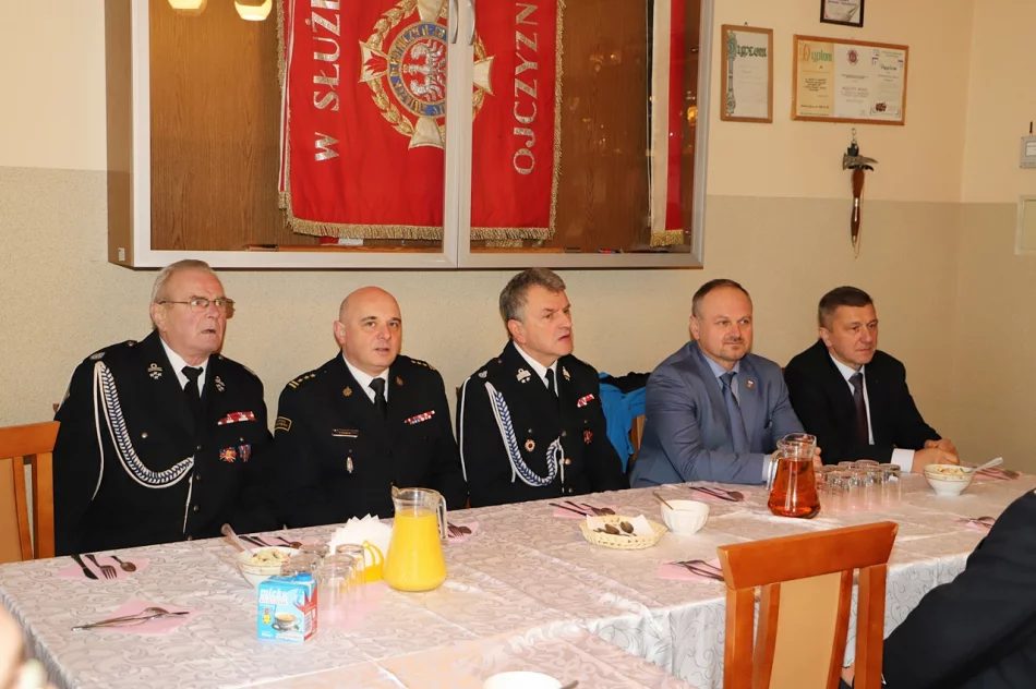 Umundurowanie bojowe dla gminnych jednostek OSP i modernizacja remizy w Rupniowie - zdjęcie 8