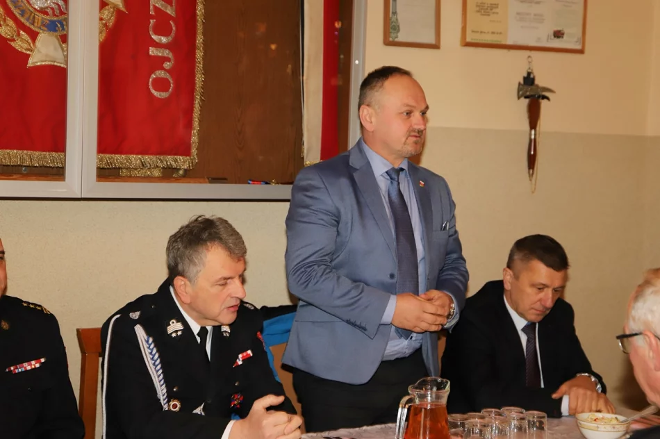 Umundurowanie bojowe dla gminnych jednostek OSP i modernizacja remizy w Rupniowie - zdjęcie 9