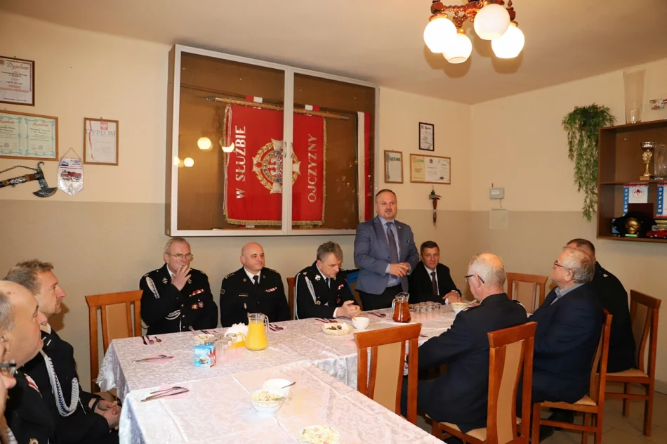 Umundurowanie bojowe dla gminnych jednostek OSP i modernizacja remizy w Rupniowie - zdjęcie 10