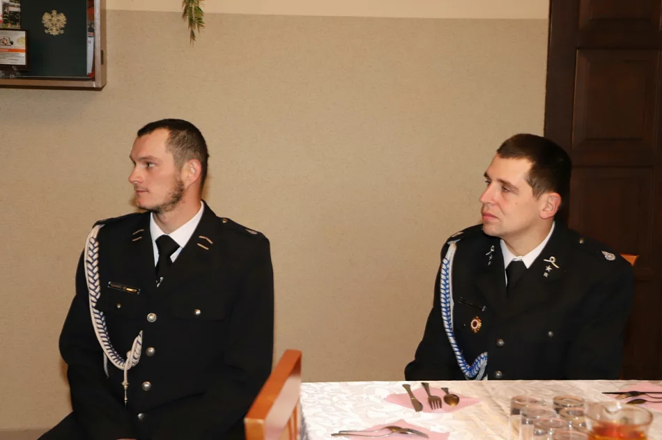 Umundurowanie bojowe dla gminnych jednostek OSP i modernizacja remizy w Rupniowie - zdjęcie 11