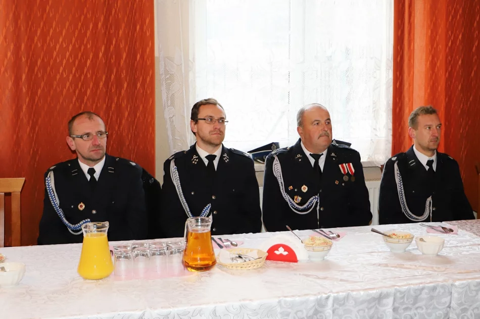 Umundurowanie bojowe dla gminnych jednostek OSP i modernizacja remizy w Rupniowie - zdjęcie 13