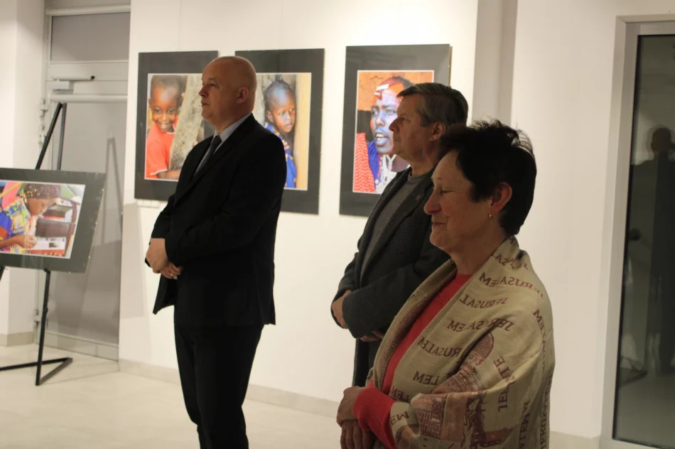 Fragment Czarnego Lądu można podziwiać w Miejskiej Galerii Sztuki - zdjęcie 2