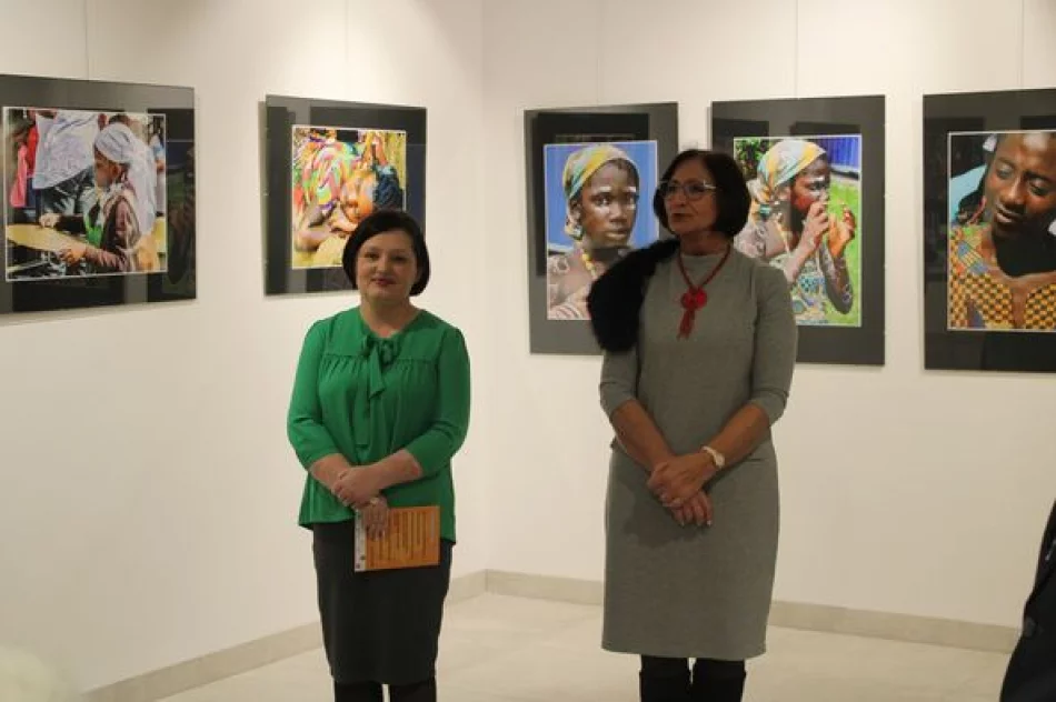 Fragment Czarnego Lądu można podziwiać w Miejskiej Galerii Sztuki - zdjęcie 3