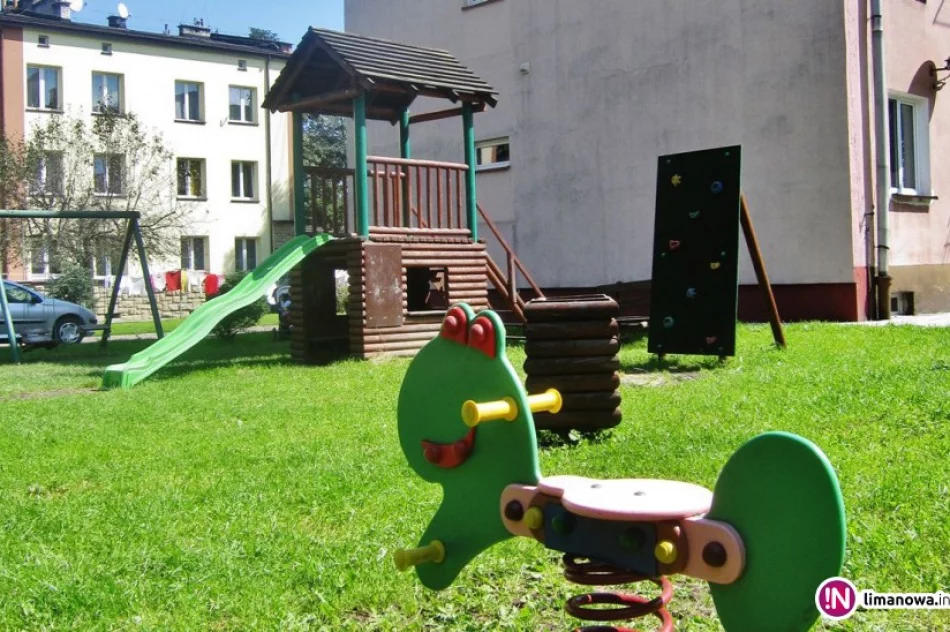 UWAGA! Plac zabaw czasowo nieczynny! - zdjęcie 2