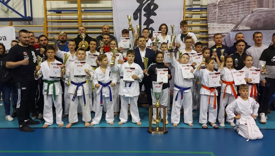 25 medali oraz 2 miejsce drużynowo na VII Grand Prix Beskidów dla zawodników Limanowskiego Klubu Kyokushin Karate - zdjęcie 1