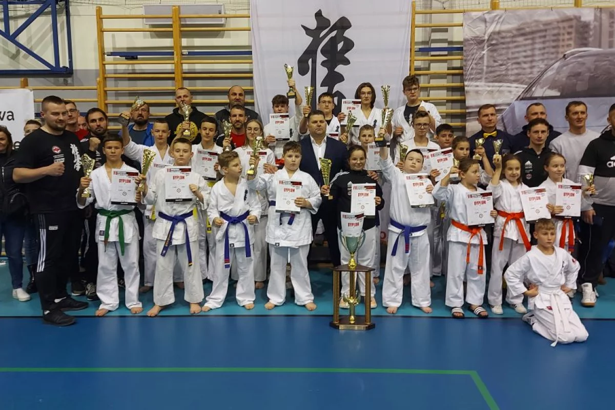 25 medali oraz 2 miejsce drużynowo na VII Grand Prix Beskidów dla zawodników Limanowskiego Klubu Kyokushin Karate
