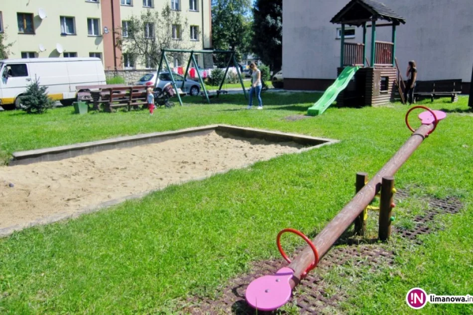UWAGA! Plac zabaw czasowo nieczynny! - zdjęcie 3