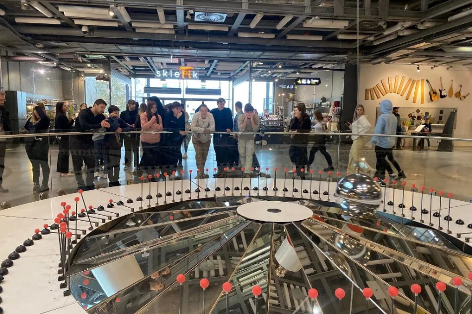 Młodzież na międzynarodowych targach - zdjęcie 15