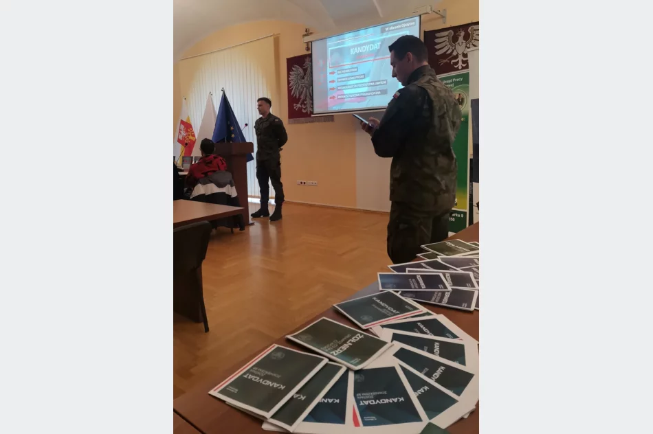 Spotkanie bezrobotnych z wojskowymi - zdjęcie 2