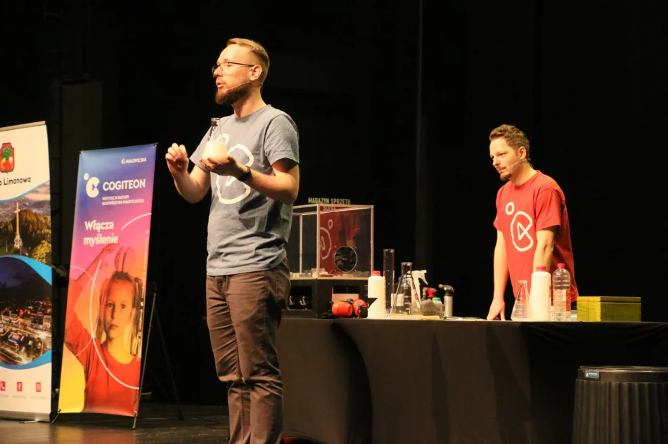 „Co wisi w powietrzu” – pokazy edukacyjne dla uczniów szkół miejskich - zdjęcie 6