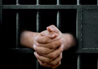 Tymczasowy areszt dla ojca. U martwego 14-latka rana cięta szyi - zdjęcie główne