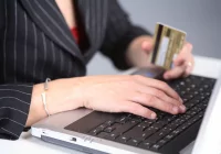 Badanie: 77 proc. Polaków robi zakupy online - zdjęcie główne