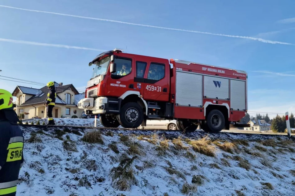 Dachowanie przerwało strażackie ćwiczenia - zdjęcie 2