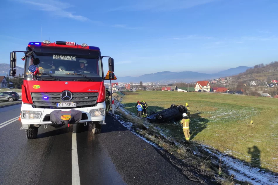 Dachowanie przerwało strażackie ćwiczenia - zdjęcie 5