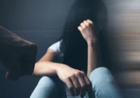 Policjant z Niebieską Kartą, prokuratura sprawdza zawiadomienie o pobiciu - zdjęcie główne