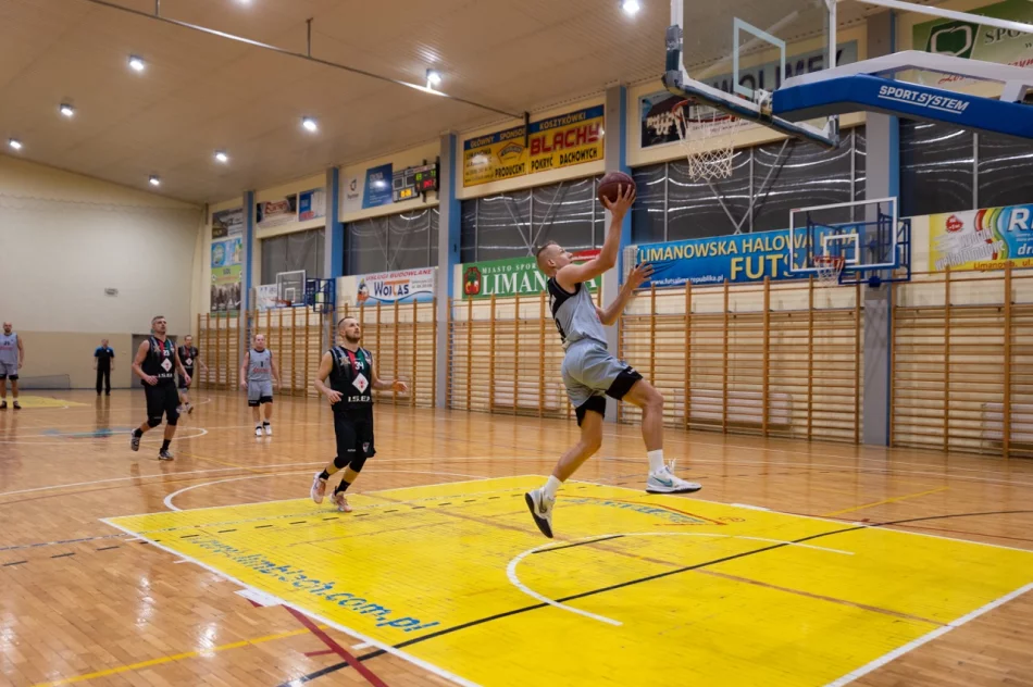 Elektret zapewnia napięcie do ostatnich minut meczu - zdjęcie 13