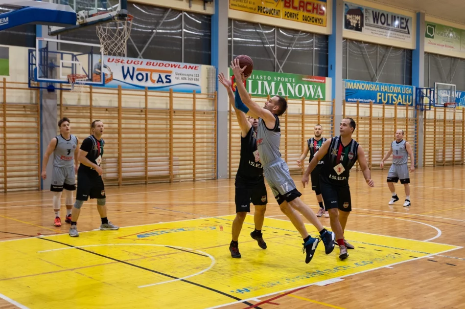 Elektret zapewnia napięcie do ostatnich minut meczu - zdjęcie 14