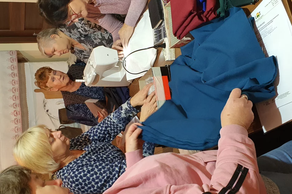 Krawieckie warsztaty z KGW Męcina - zdjęcie 14