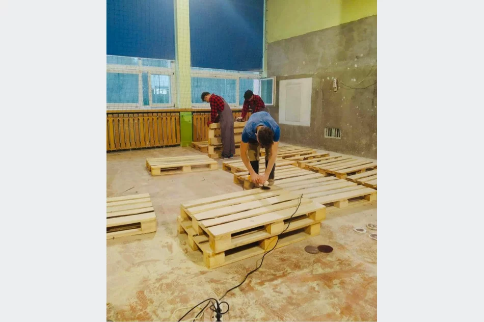 Młodzież tworzy w szkole strefy relaksu - zdjęcie 4