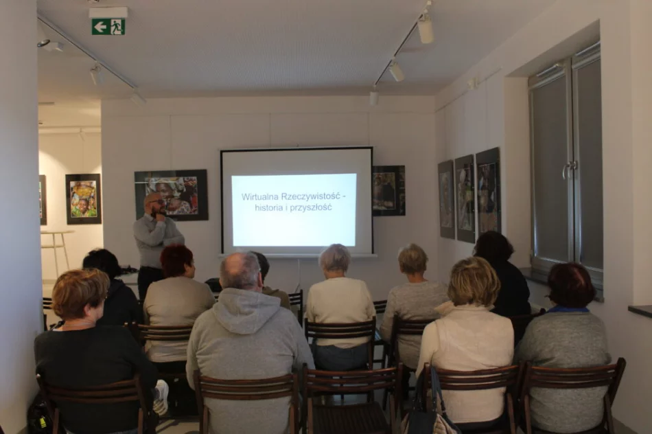 Wirtualna rzeczywistość – w MBP w Limanowej trwają warsztaty dla seniorów - zdjęcie 4