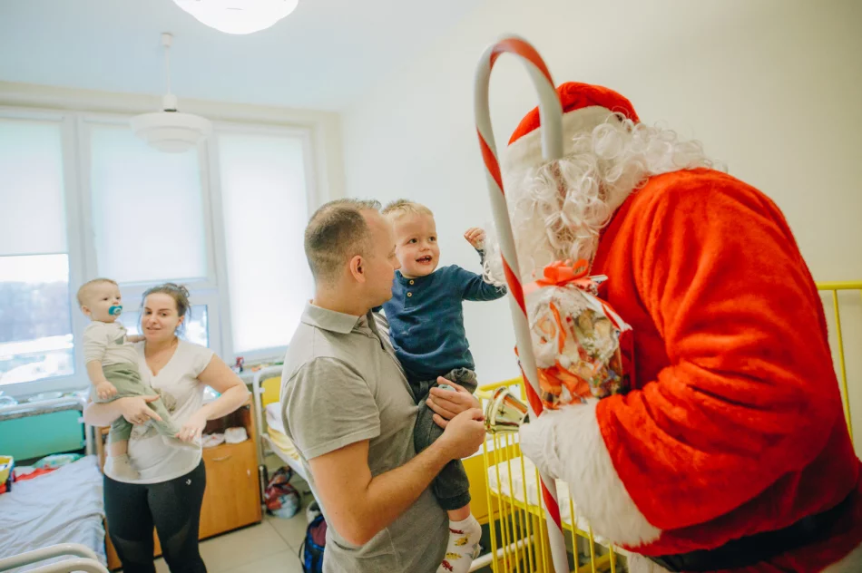 Uśmiech zagościł na twarzach małych pacjentów - zdjęcie 19