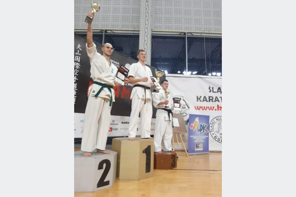 Puchar Polski i srebro dla zawodników Limanowskiego Klubu Kyokushin Karate - zdjęcie 4